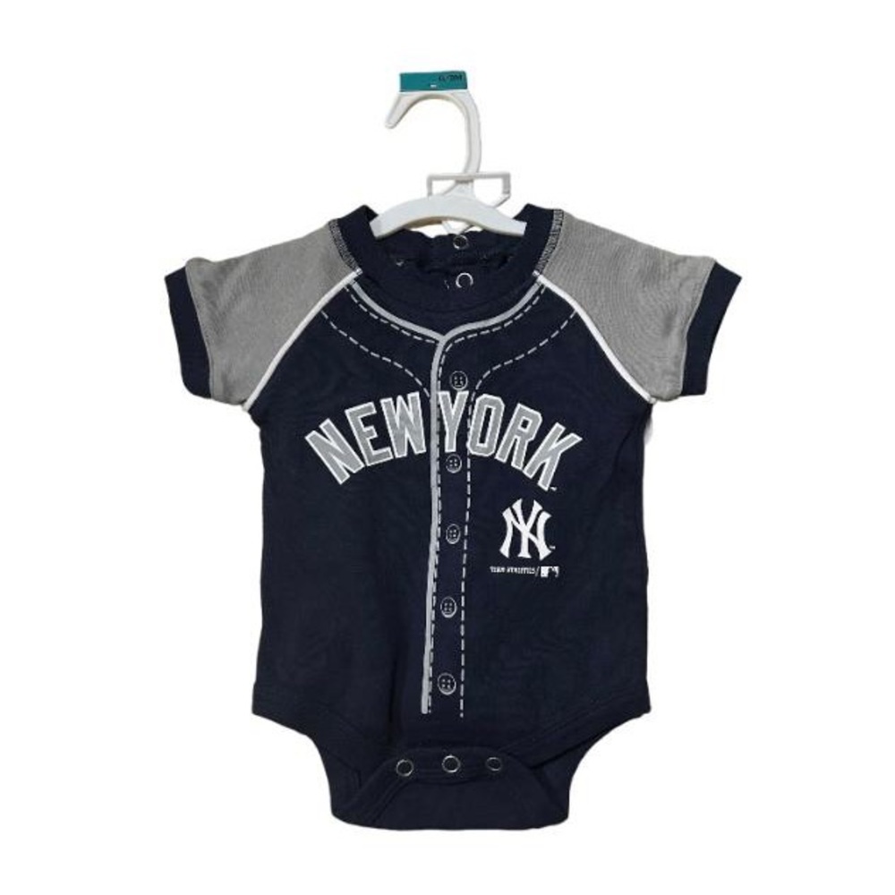 0-3 matching onesie with short set